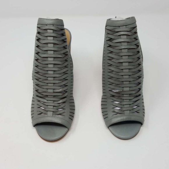 Chinese Laundry Woven Gray Sandals - Picture 2 of 5